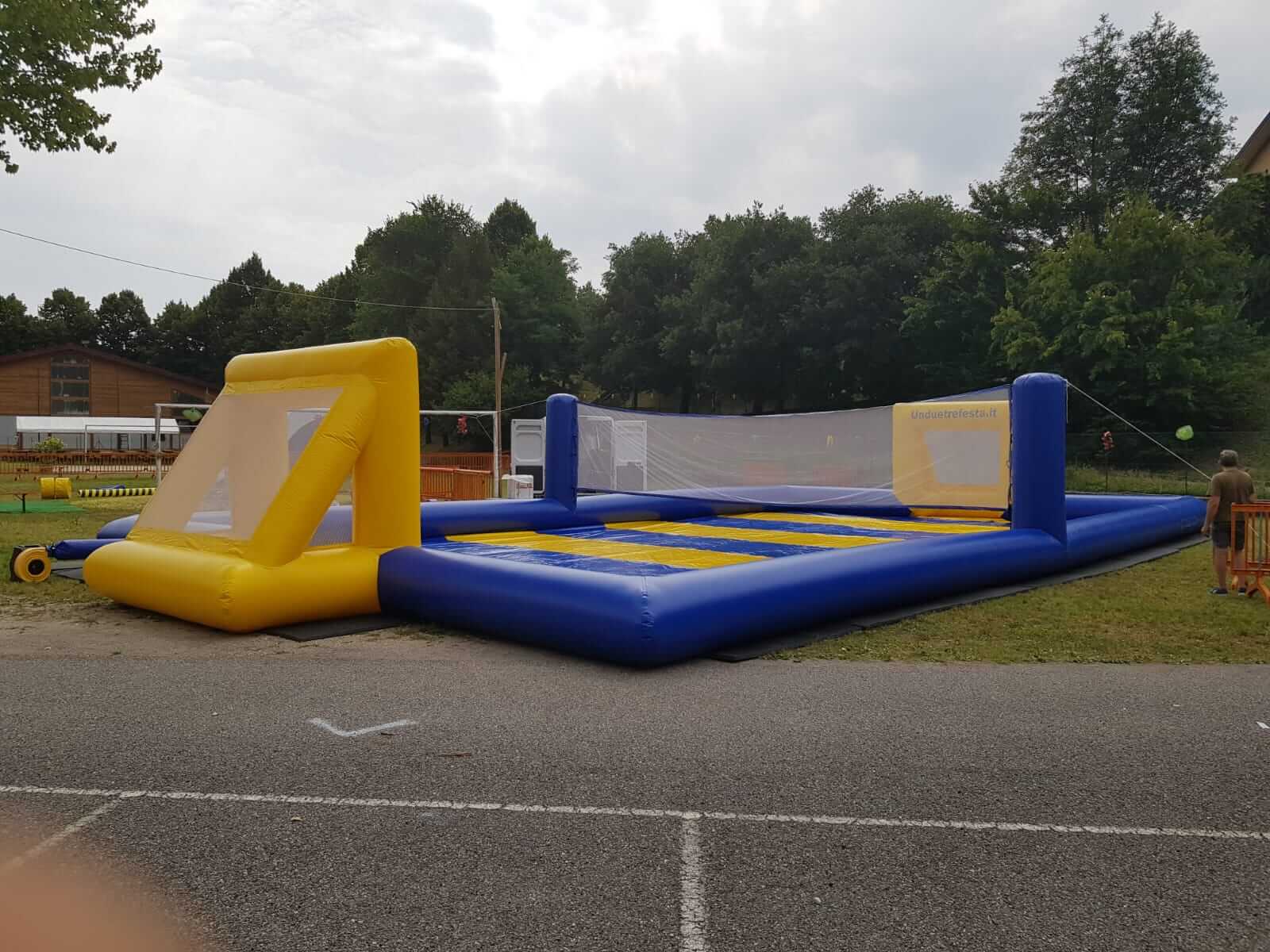 noleggio calcio volley gonfiabile