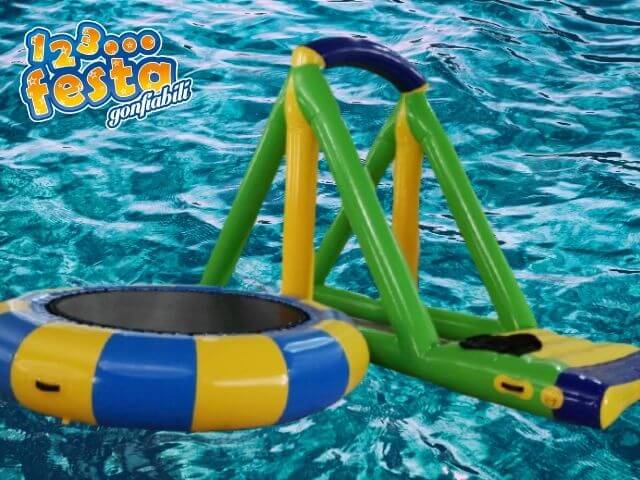trampolino acquatico