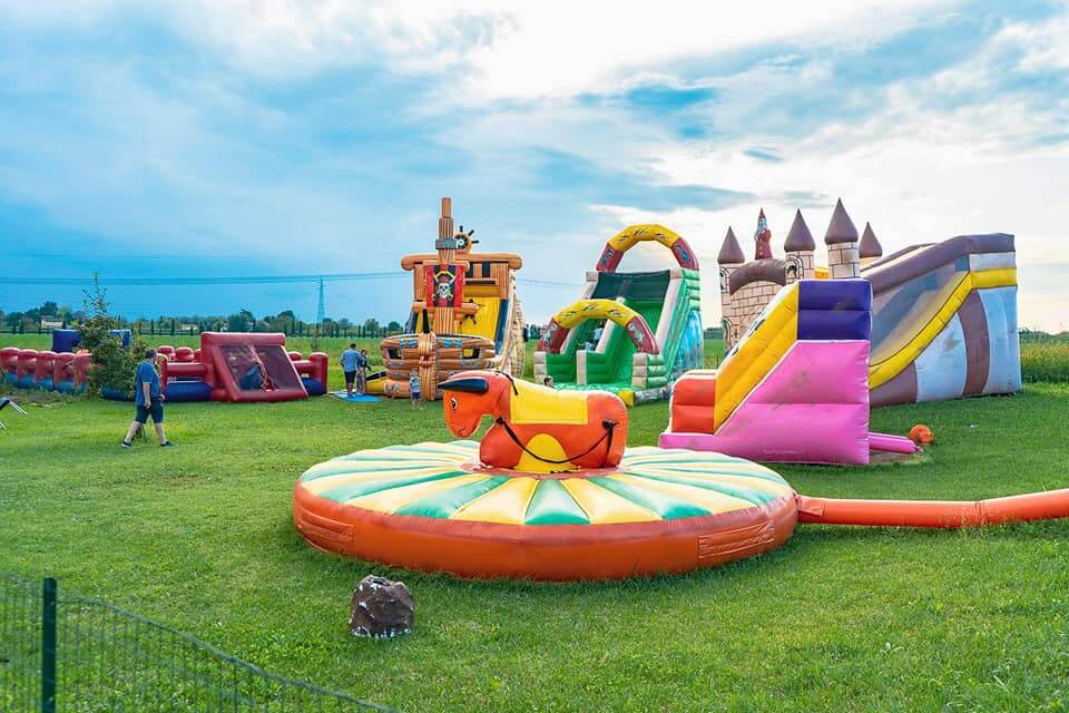 come allestire un parco giochi gonfiabile